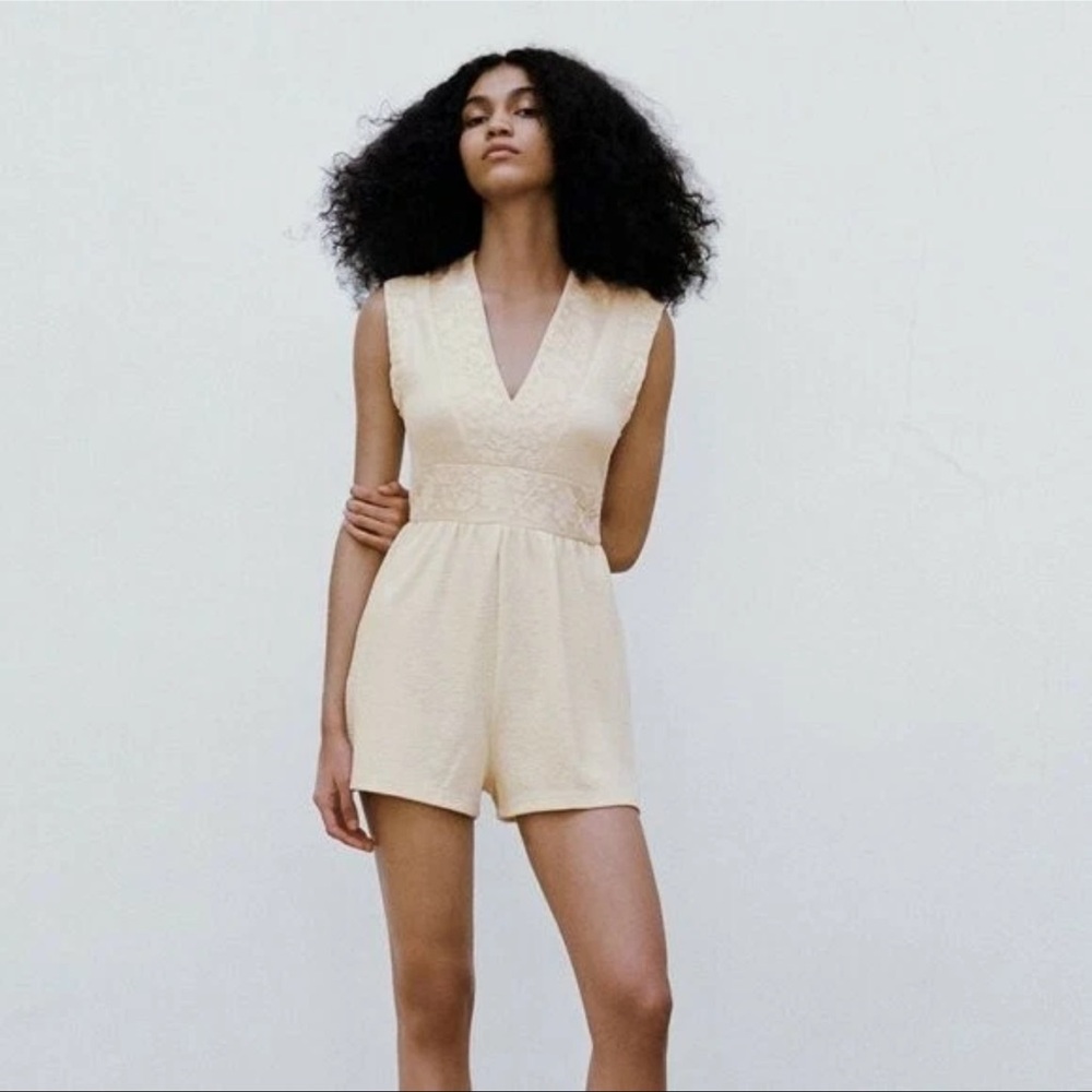 ZARA Textured Ivory Cream Lace Detail Romper Playsuit